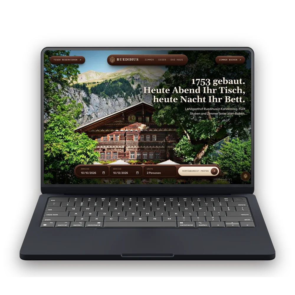 Ein Laptop mit der neuen Startseite des Ruedihus