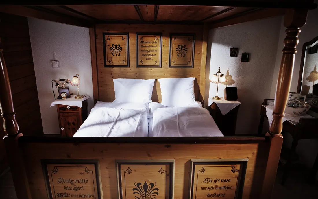 Unter dem Himmelbett